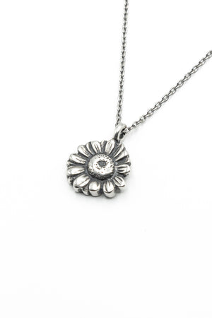 Daisy Mini Necklace